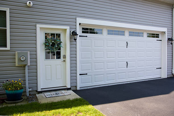 24/7 Emergency Garage Door Panel Replacement experts in Odon, IN